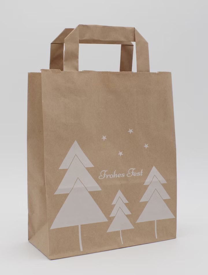 Weihnachtliche Tannen Papiertragetasche Braun 18 + 8 × 22 cm (250 Stück)