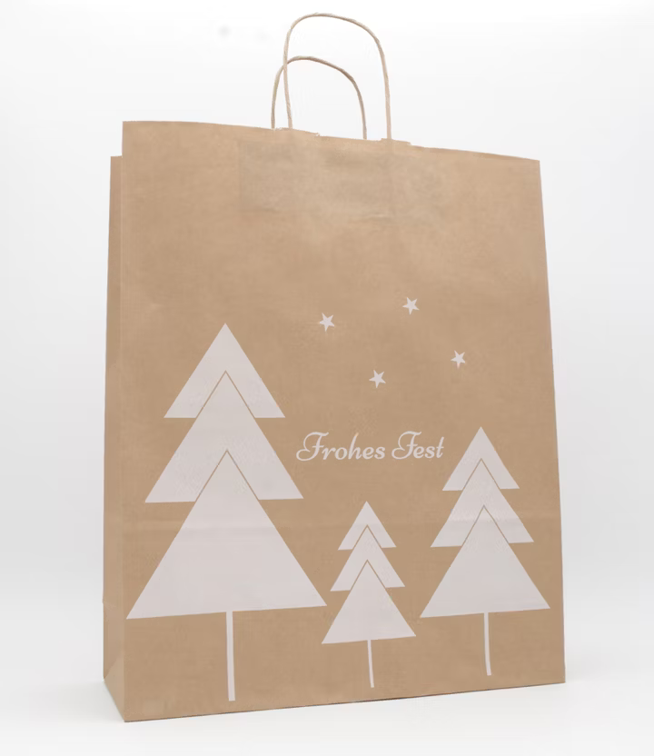 Weihnachtliche Tannen Papiertragetasche Braun 32 + 12 × 40 cm (250 Stück) mit gedrehter Kordel