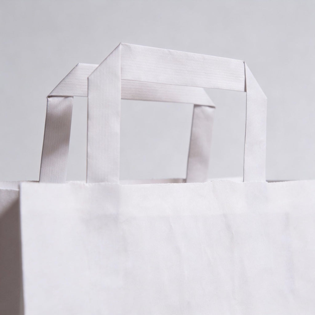 Individuell bedruckbaren weißen Papiertragetaschen mit Flachhenkel