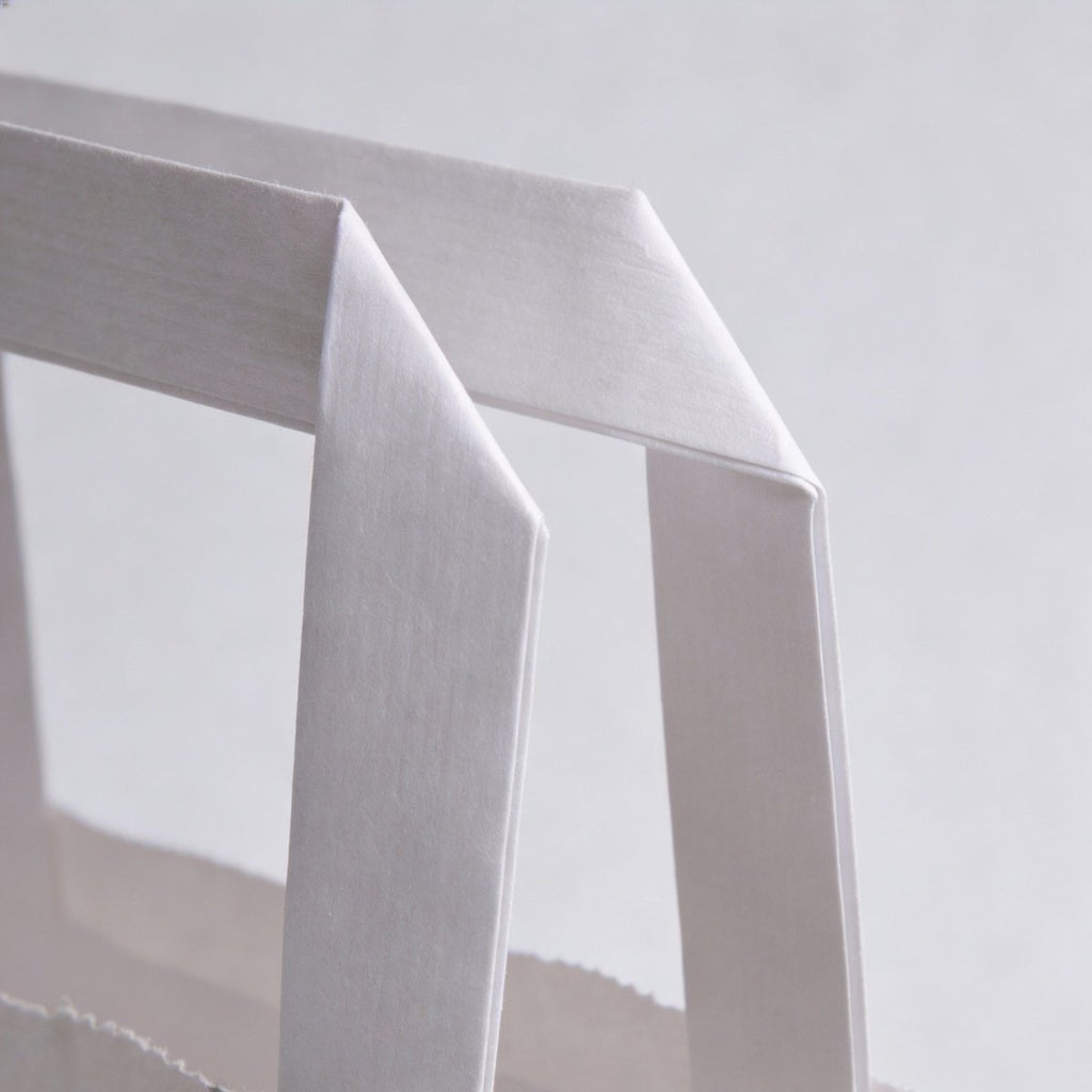 Individuell bedruckbaren weißen Papiertragetaschen mit Flachhenkel